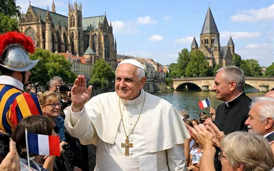 Why Leo Ended His France Trip in a Border City