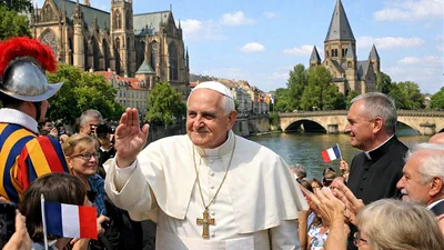 Why Leo Ended His France Trip in a Border City